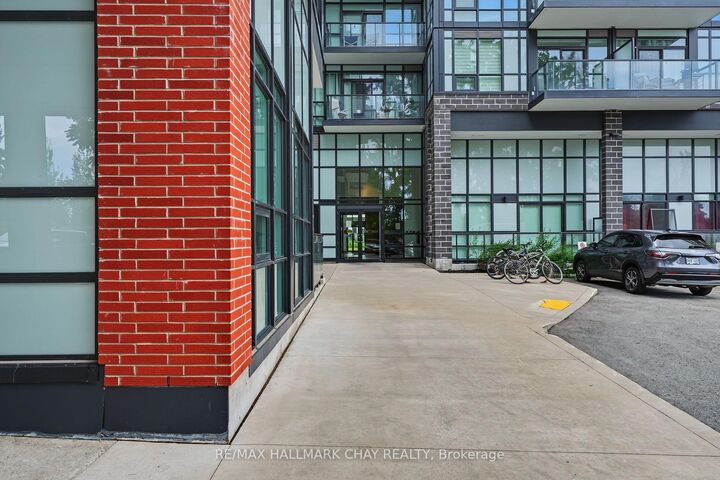 Property Photo: 681 Yonge Street 418 ON L4N 4E8
