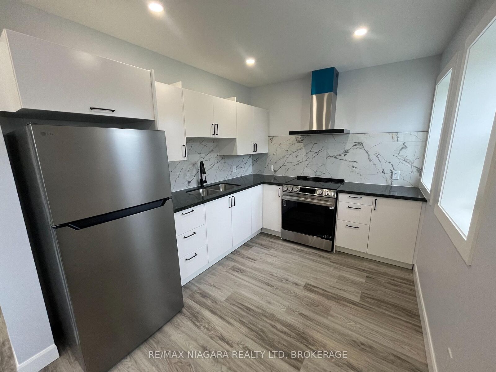 Property Photo: 243 Dufferin Street Upper Front ON L2A 2T7