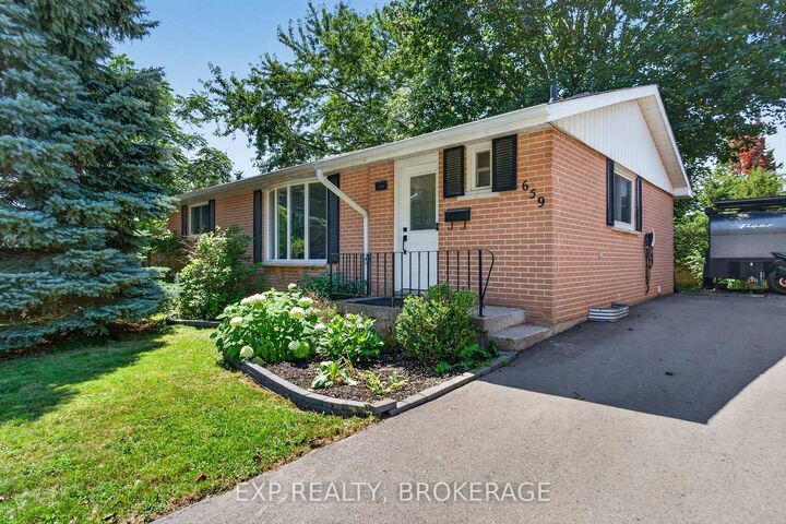Property Photo: 659 Sussex Boulevard ON K7M 5A9