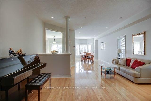 Property Photo: 15 Dragonfly Avenue ON L4S 2V2