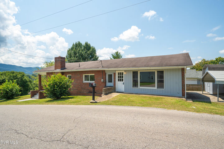 Property Photo:  2100 Patton Street  TN 37660 