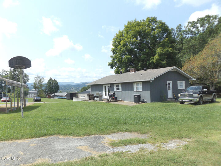 Property Photo: 186 Fitzsimmons Hill Road TN 37643