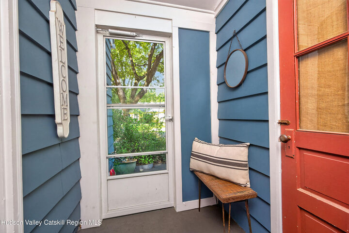 Property Photo:  18 E Fernbank  NY 12054 