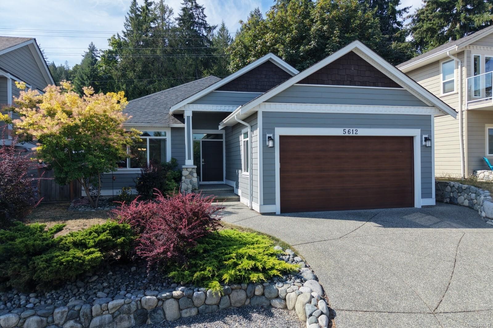 Property Photo:  5612 Hammond Bay Rd  BC V9T 6S2 