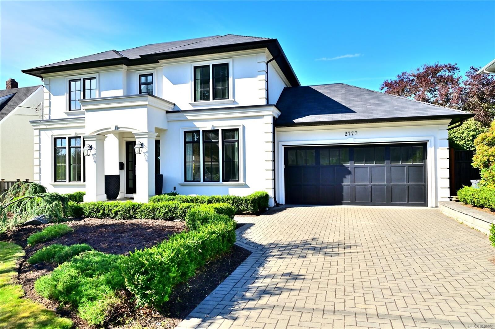 Property Photo: 2777 Dewdney Ave BC V8R 3M3
