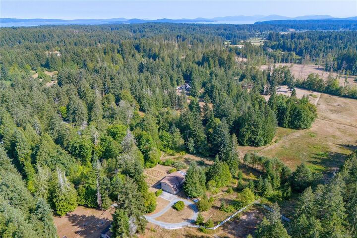 Property Photo: 2789 Vanappelen Rd BC V9X 1K5