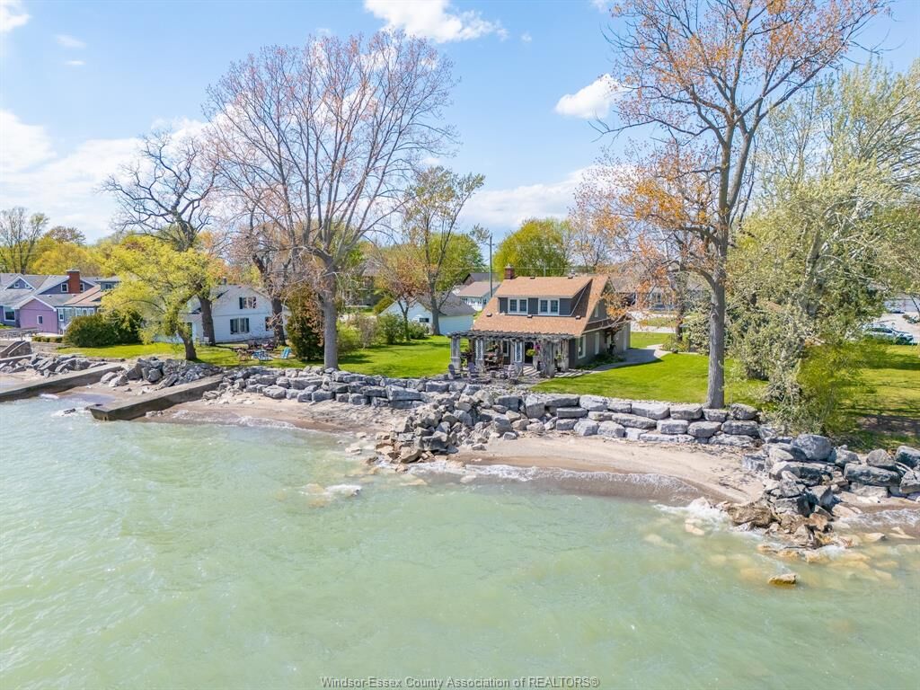 Property Photo: 1465 Heritage Road ON N9Y 2E6