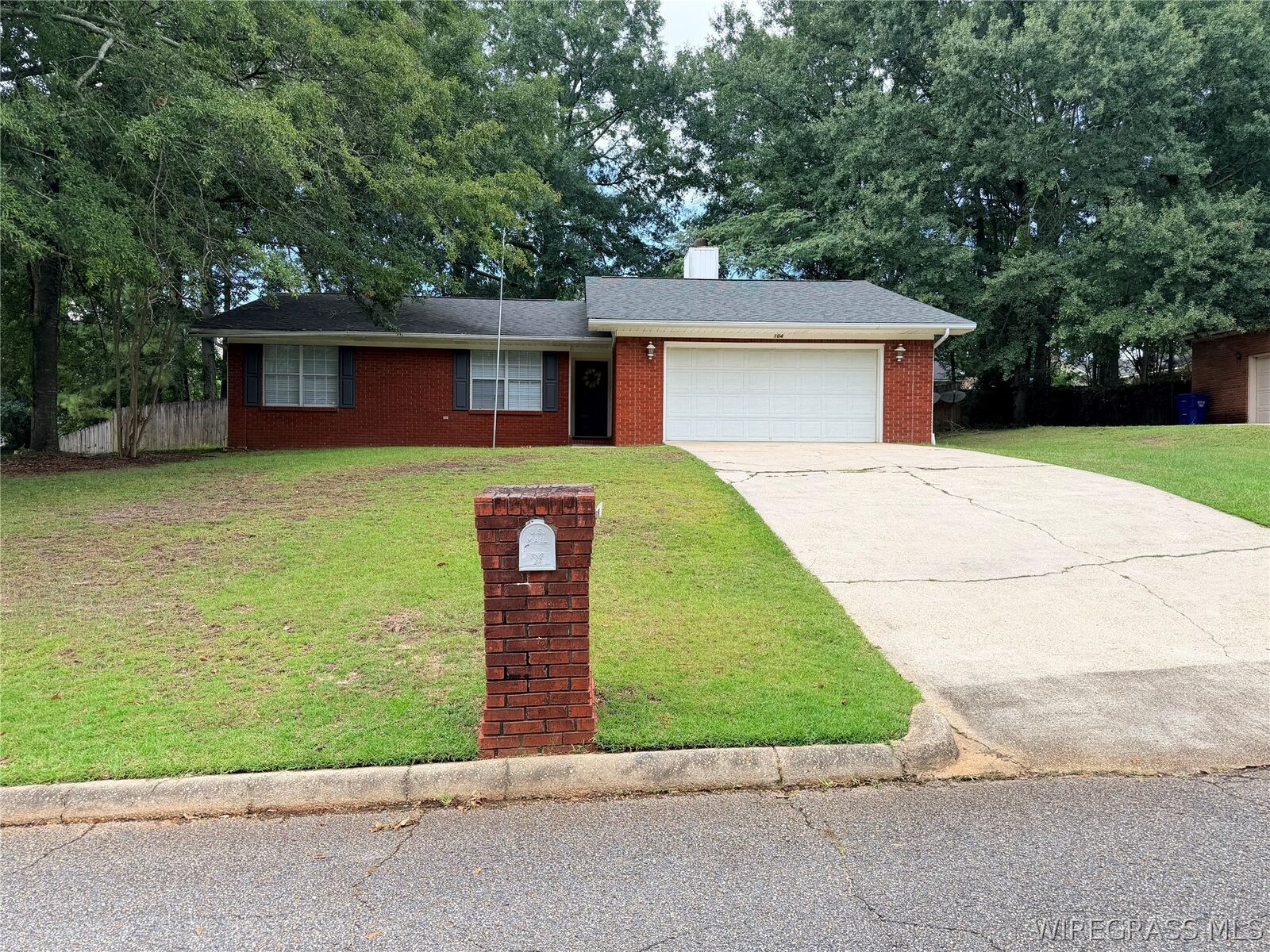 Property Photo:  104 Dendron Avenue  AL 36081 
