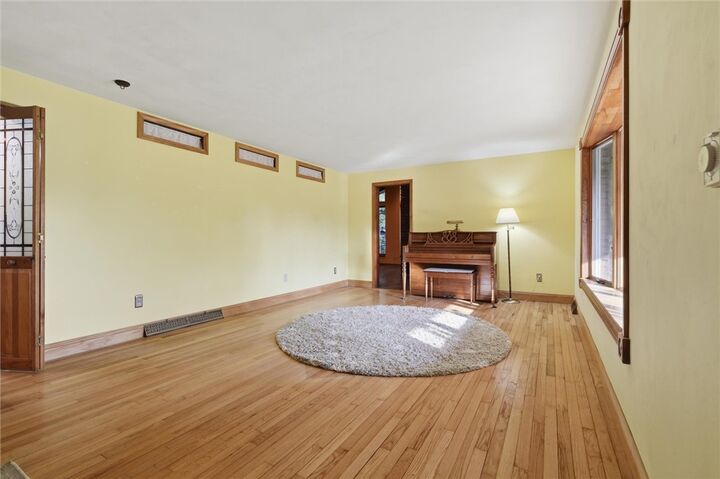 Property Photo: 107 Jeanine Ct. PA 15085
