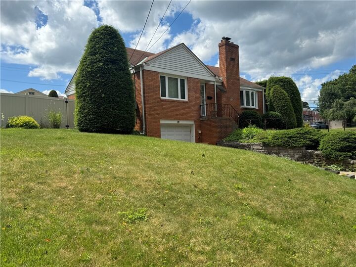 Property Photo: 749 Harden Dr PA 15229
