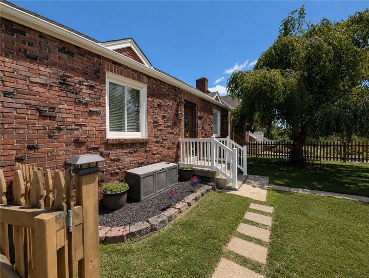 Property Photo:  3618 Manuel St  PA 15214 