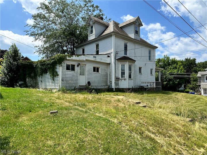 Property Photo:  2306 Saint Clair Avenue  OH 43920 