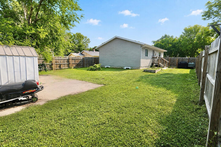 Property Photo:  714 S 11th Street  SD 57401 