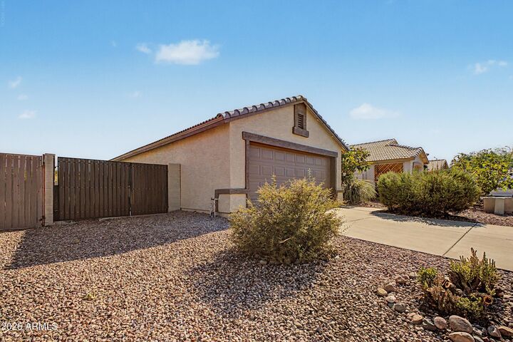 Property Photo: 15465 W Port Royale Lane AZ 85379