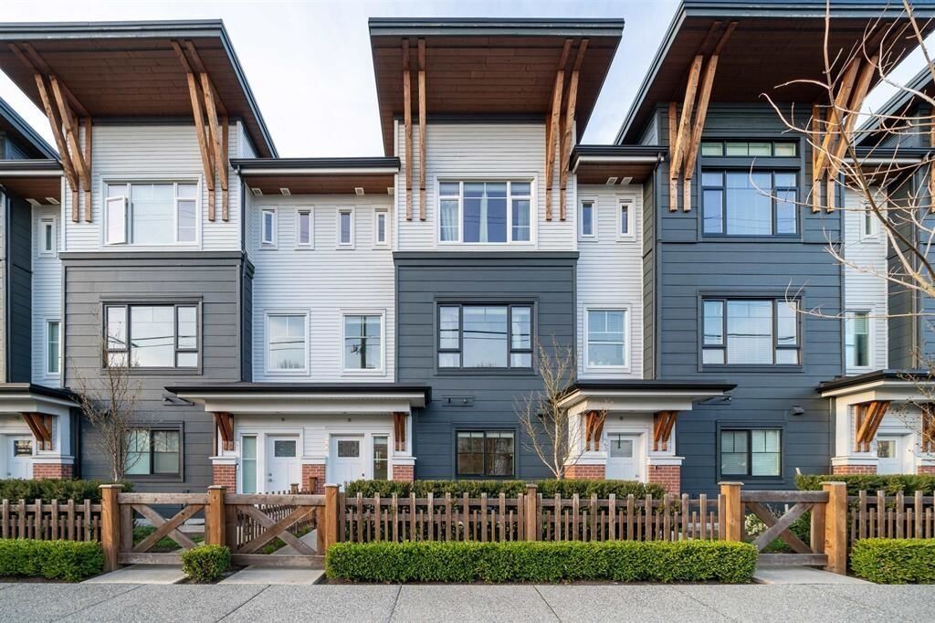 Property Photo: 22128 48A Avenue 21 BC V3A 0L6