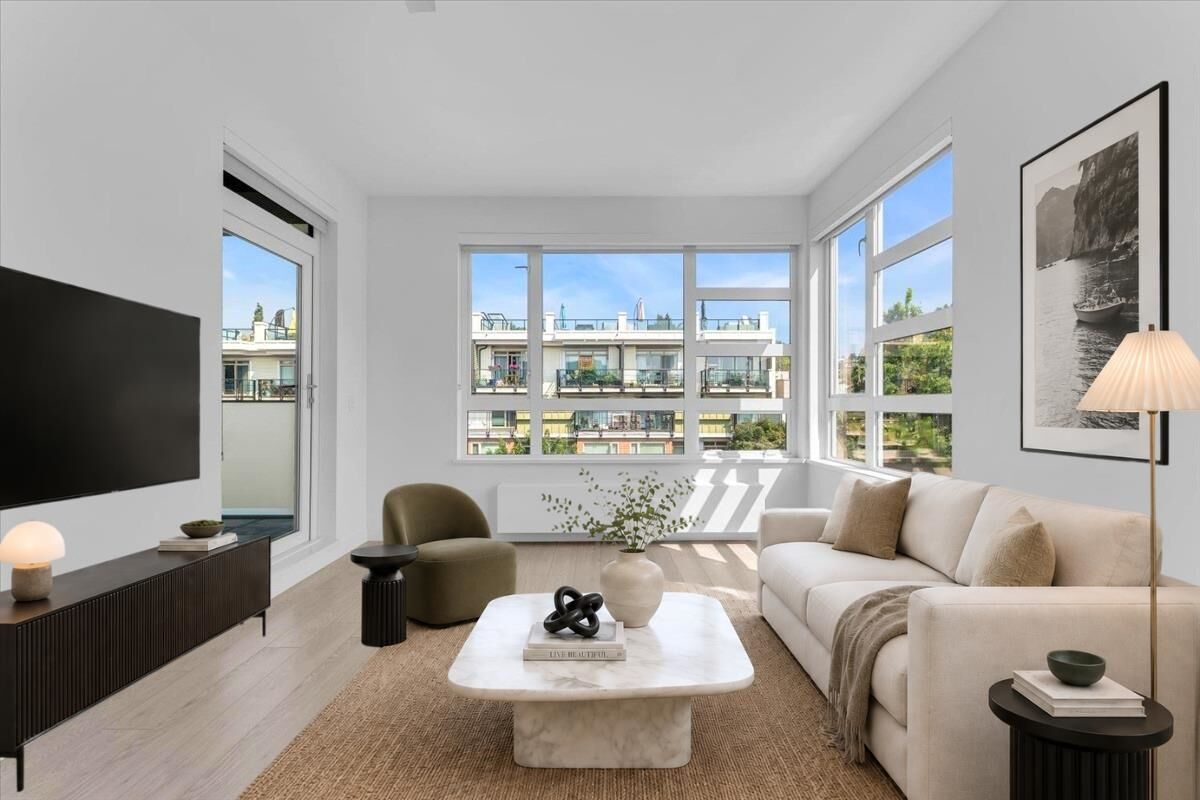 Property Photo:  711 W 14th Street 315  BC V7M 3E8 
