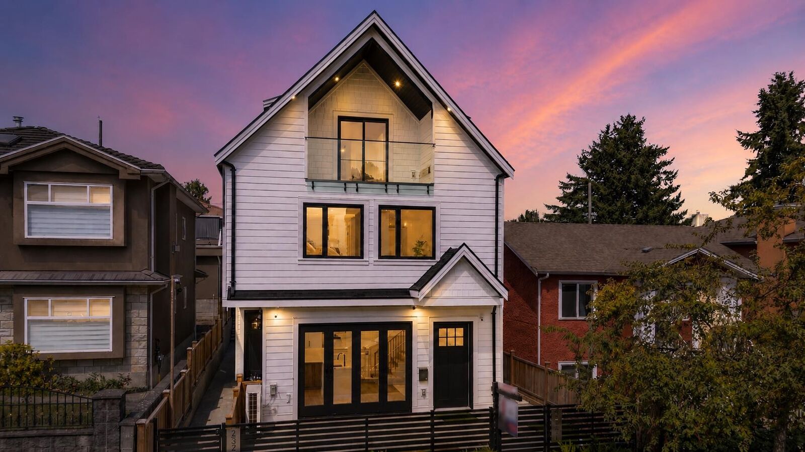 Property Photo: 3271 E Georgia Street 1 BC V5K 2L2