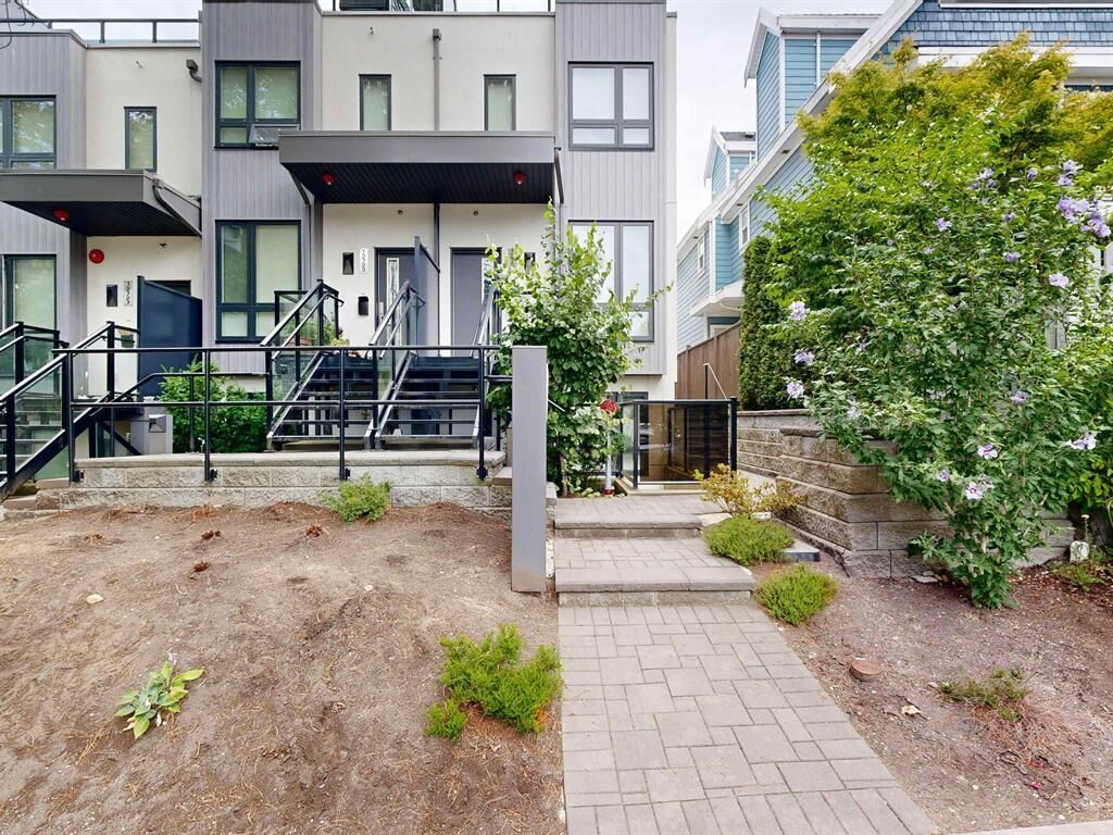 Property Photo:  2731 Duke St  BC V5R 4S8 