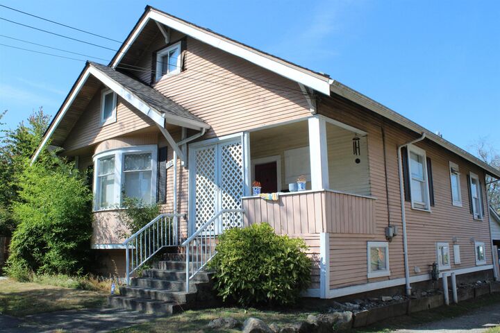 1925 Adanac Street — photo 1