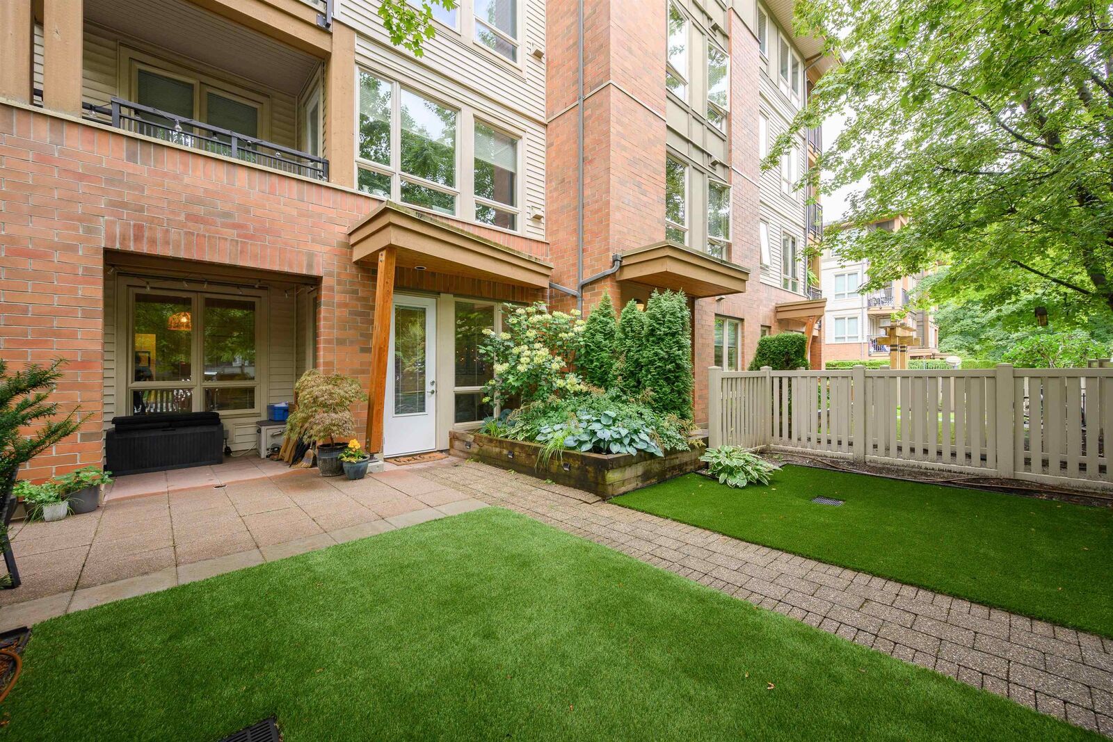 Property Photo: 2601 Whiteley Court 112 BC V7J 2R7