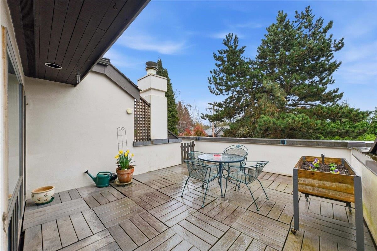 Property Photo: 5730 Carnarvon Street 6 BC V6N 4E7