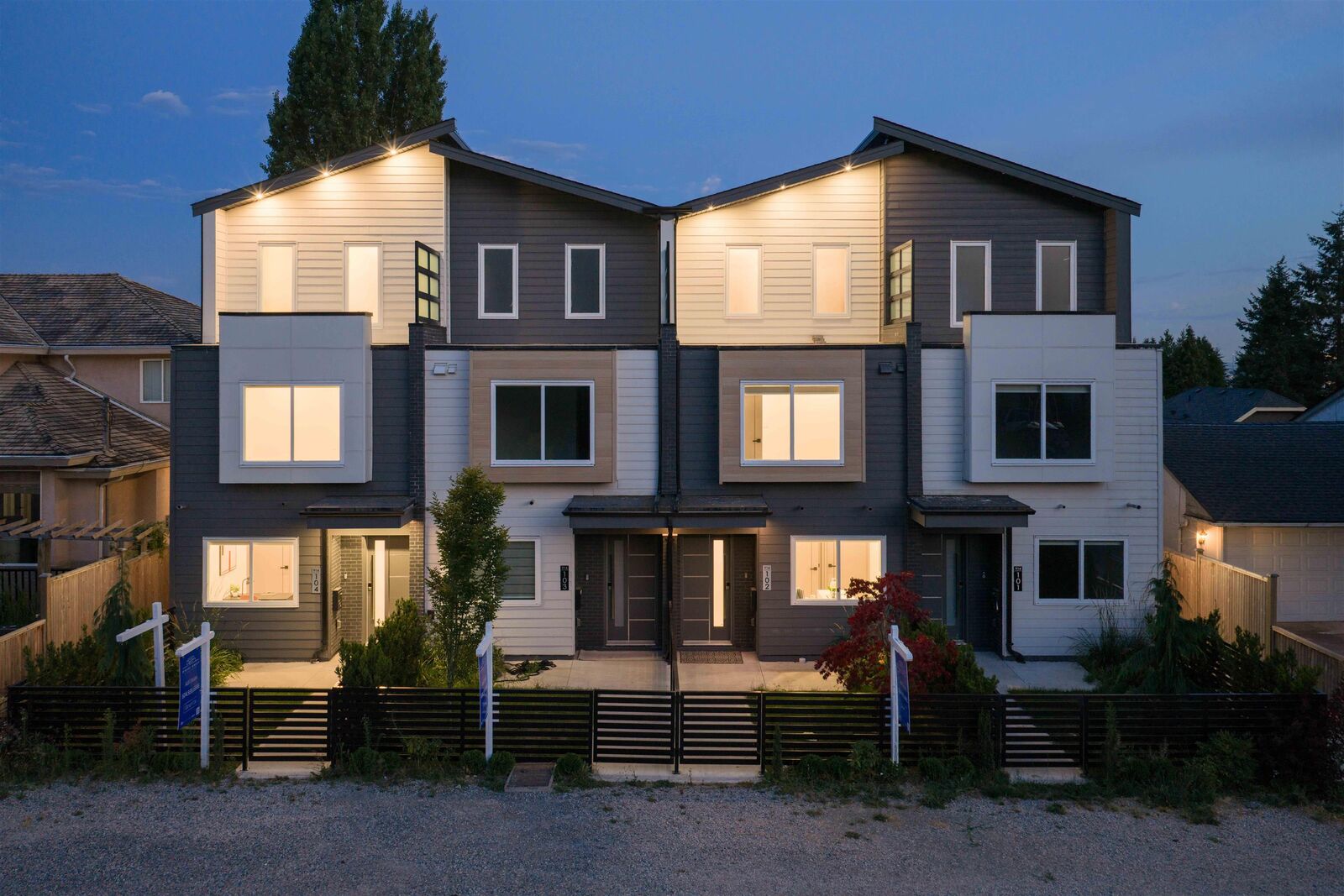 Property Photo: 914 Rochester Avenue 103 BC V3K 2W6