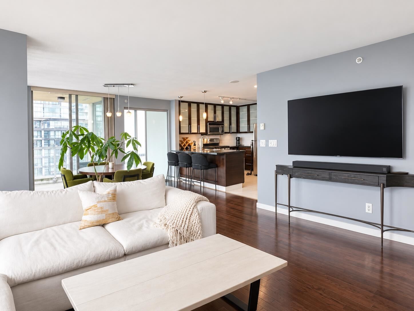 Property Photo:  1225 Richards Street 2203  BC V6B 1E6 