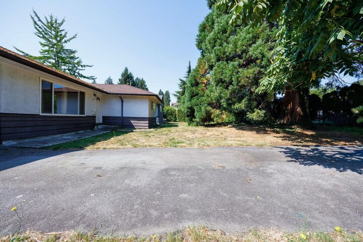 Property Photo: 1234 Prairie Avenue BC V3B 1S8