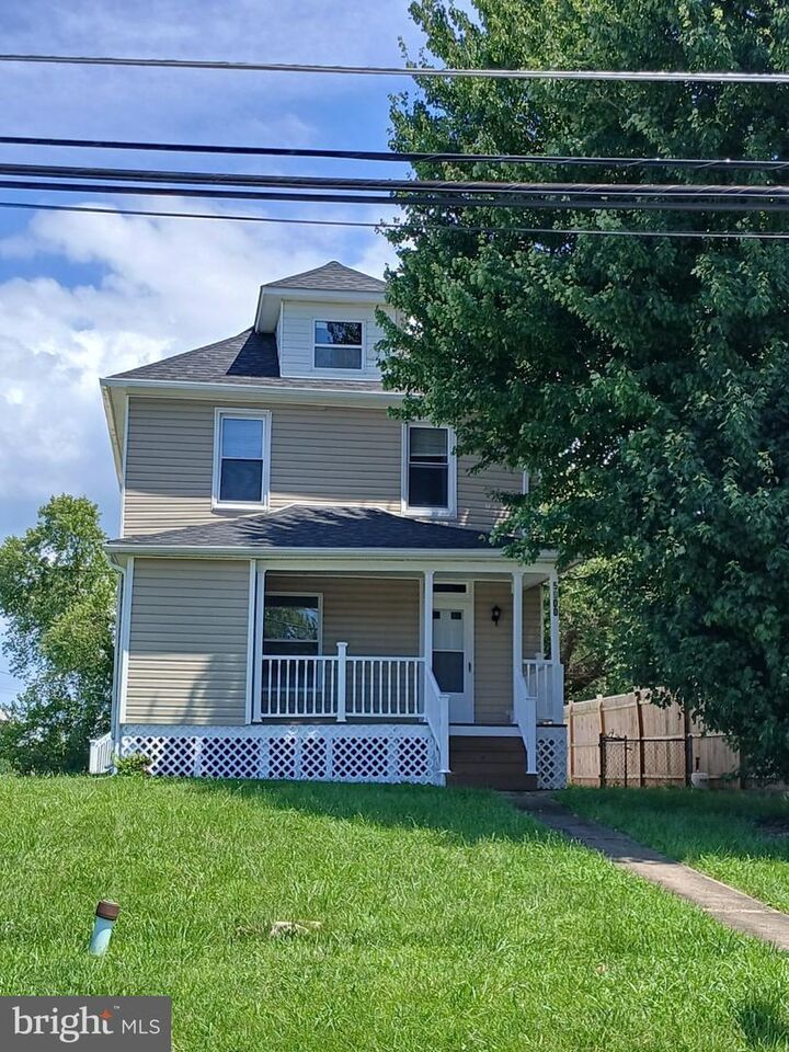 Property Photo:  5900 Hamilton Avenue  MD 21237 
