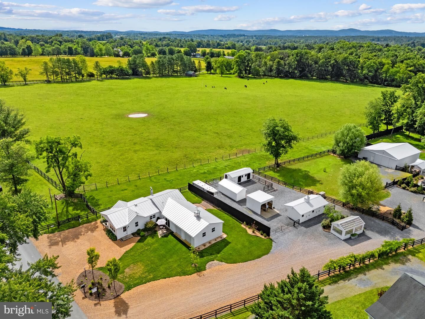 Property Photo: 35327 Snake Hill Road VA 20117