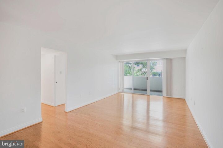 Property Photo: 700 7th Street SW 137 DC 20024
