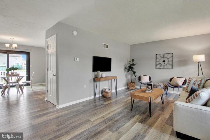 Property Photo:  2070 Wyatt Circle  PA 17315 