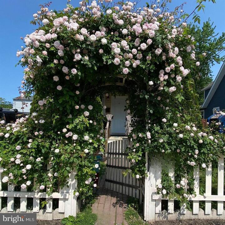 Property Photo:  124 W Franklin Street  PA 19067 