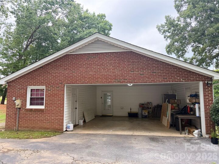 Property Photo:  1110 Oak Hill Drive  NC 28112 