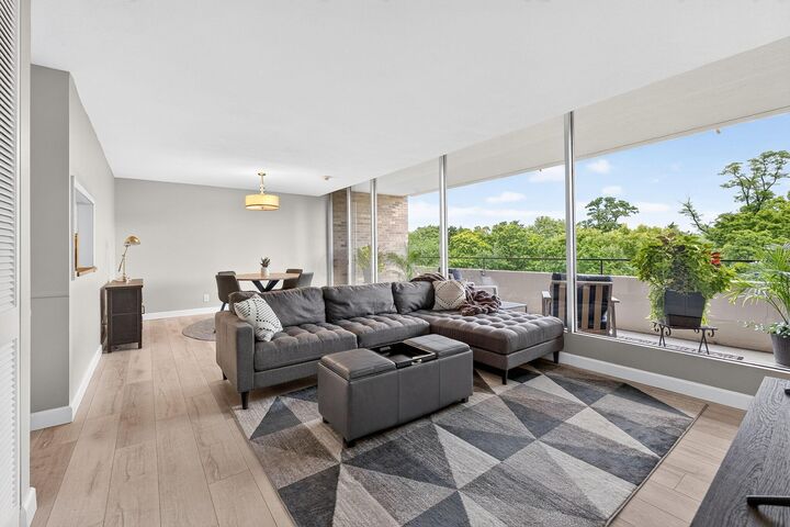 Property Photo:  1000 Urlin Avenue  OH 43212 