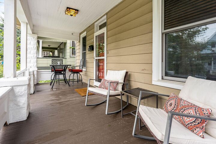Property Photo: 25 E Tulane Road OH 43202