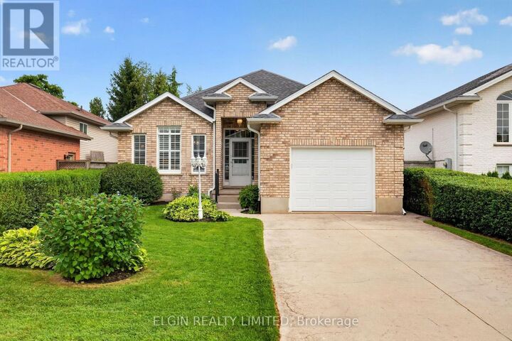 17 Steeplechase Court — photo 1