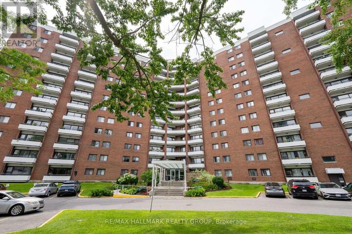 Property Photo: 20 Chesterton Drive 906 ON K2E 6Z7