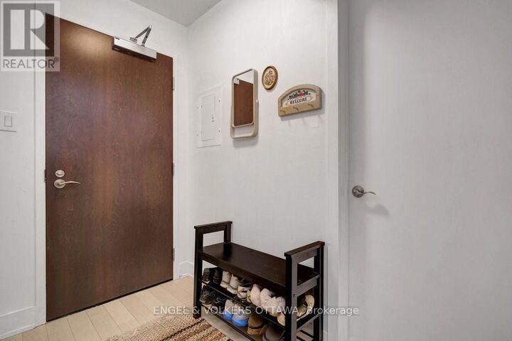 Property Photo: 108 Richmond Road 108 ON K1Z 6V9