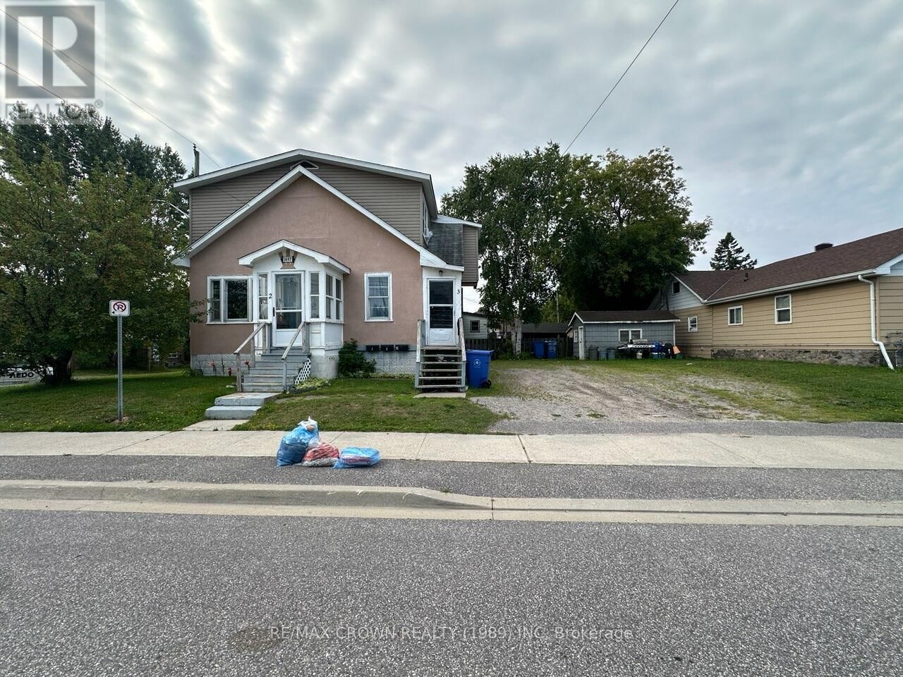 Property Photo: 1497 Ferguson Street ON P1B 1Y8