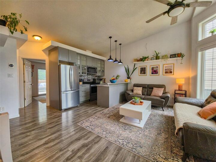 Property Photo:  251 Frederick Street  MB R7A 5K4 