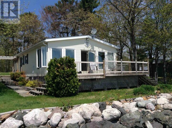 647B Lakeshore Dr — photo 1