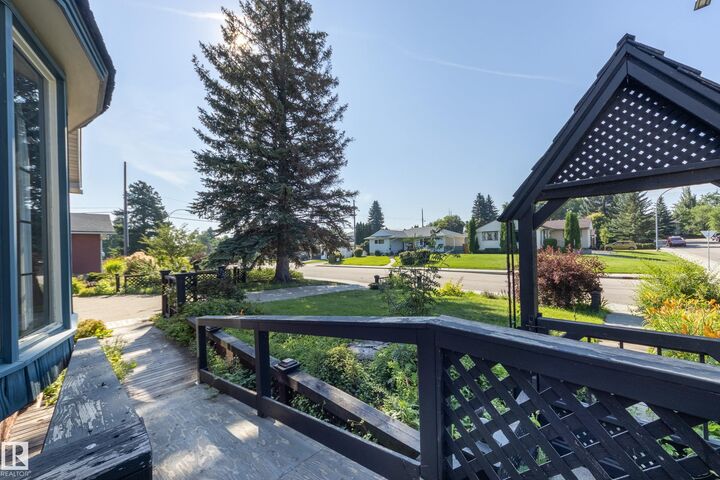 Property Photo:  4716 109 Avenue NW  AB T6A 1R6 