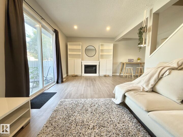 Property Photo: 18010 98 Avenue NW 13 AB T5T 3H6