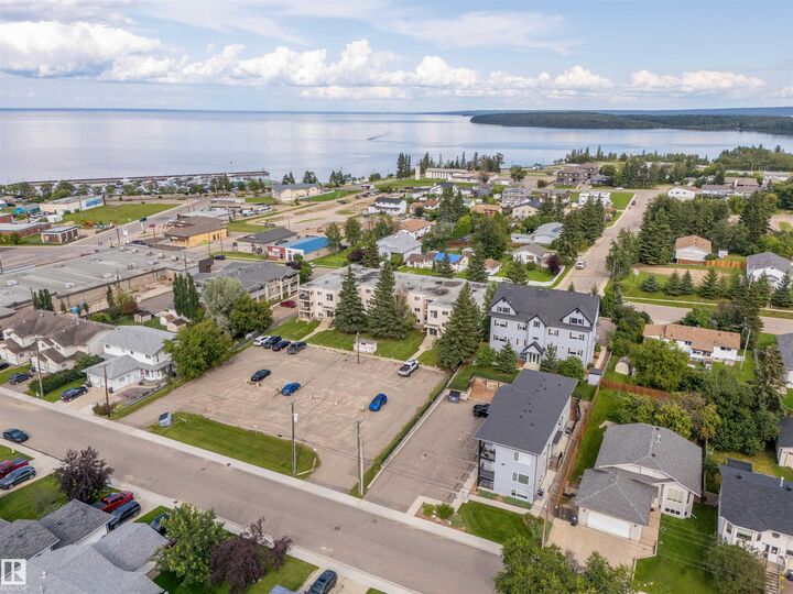 Property Photo:  911 10 Street 201  AB T9M 1J8 