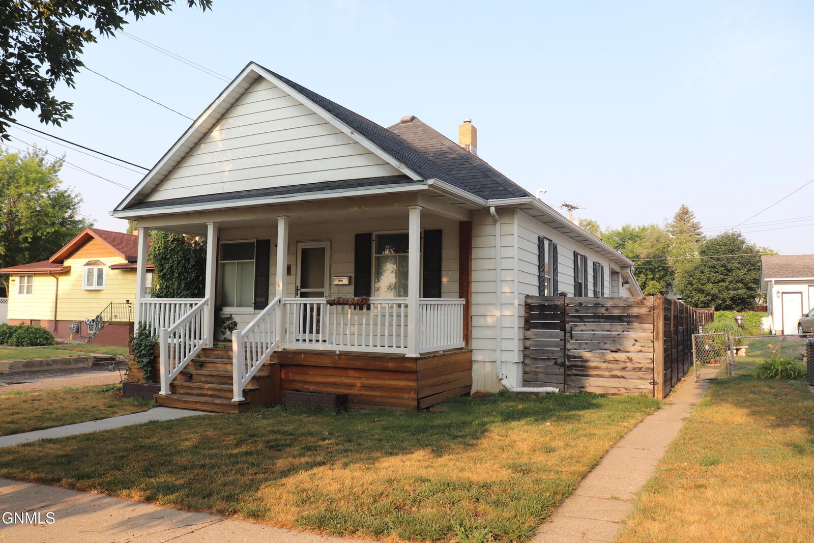 Property Photo:  107 8th Street NW  ND 58554 