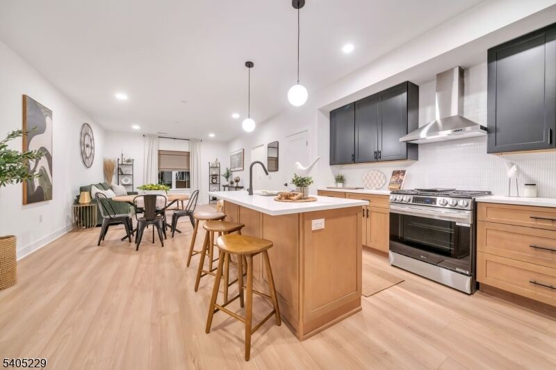 Property Photo:  20 Encampment Ct111  NJ 07045 