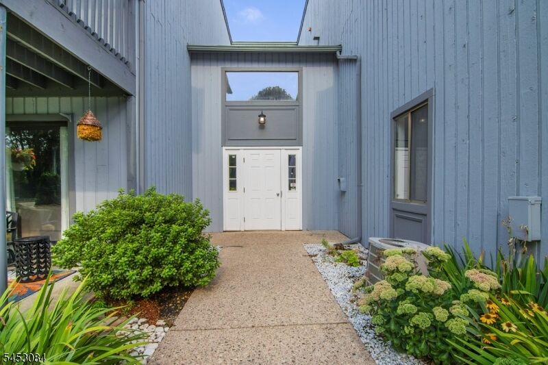Property Photo:  252 Drake Ln  NJ 07852 