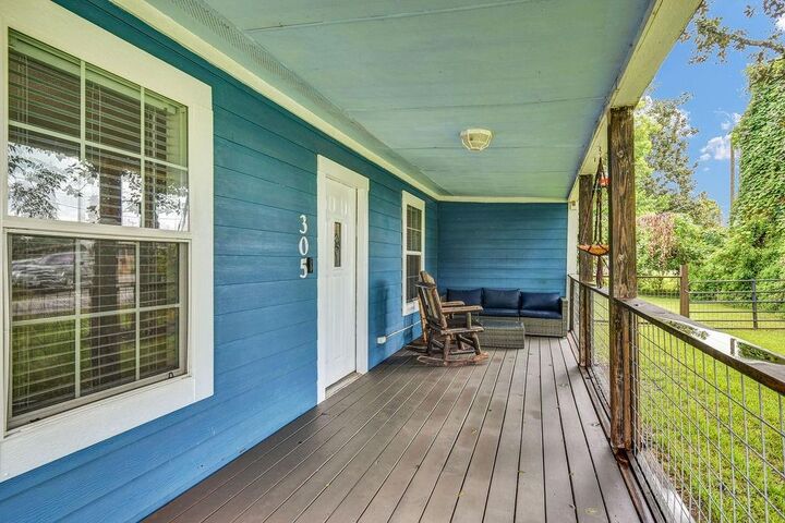 Property Photo: 305 South 15th Street TX 77486