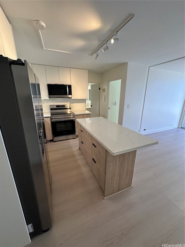 Property Photo:  2651 Kuilei Street B84  HI 96826 